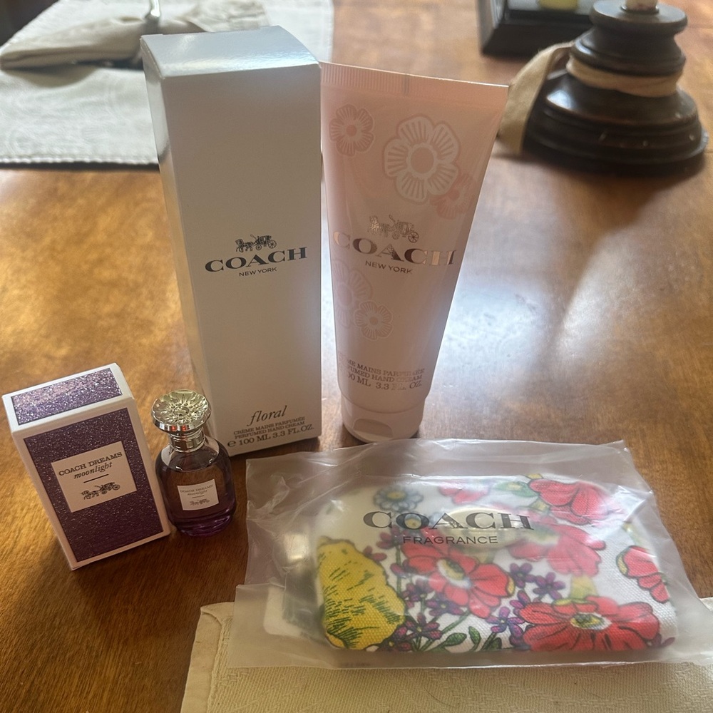 COACH Dreams Moonlight Perfume gift set Mini Bag full size lotion floral new